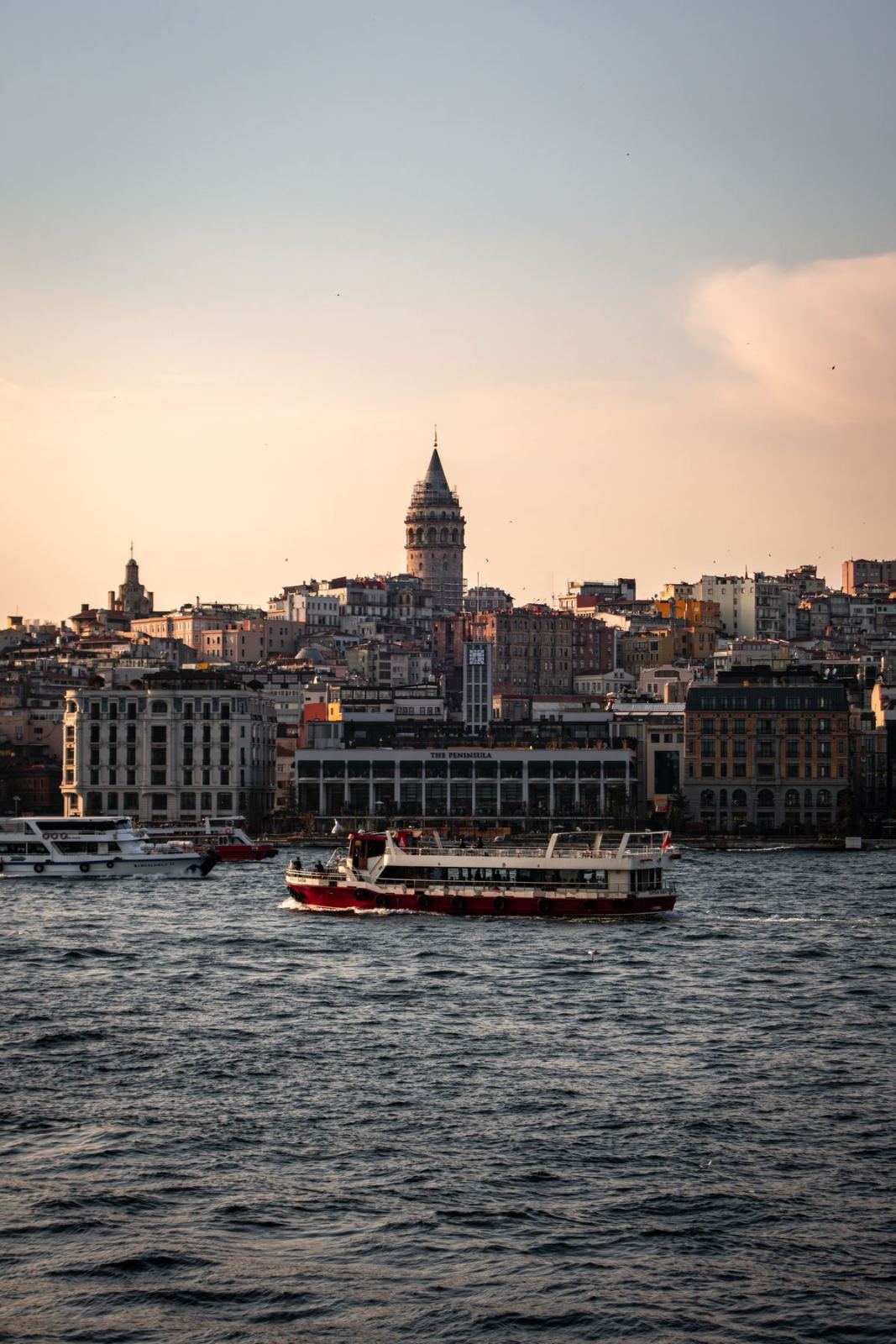 İstanbul’un Boğaz’a bakan şehir silueti