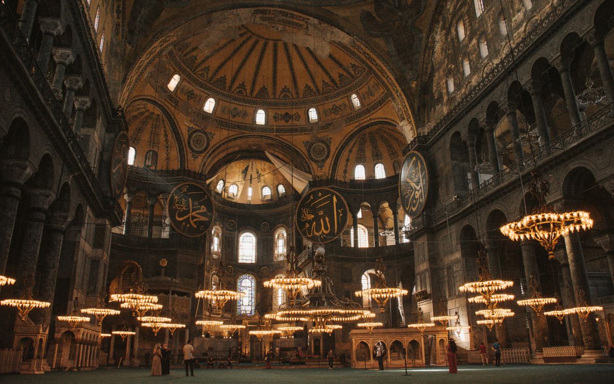 Ayasofya’nın iç mekânı